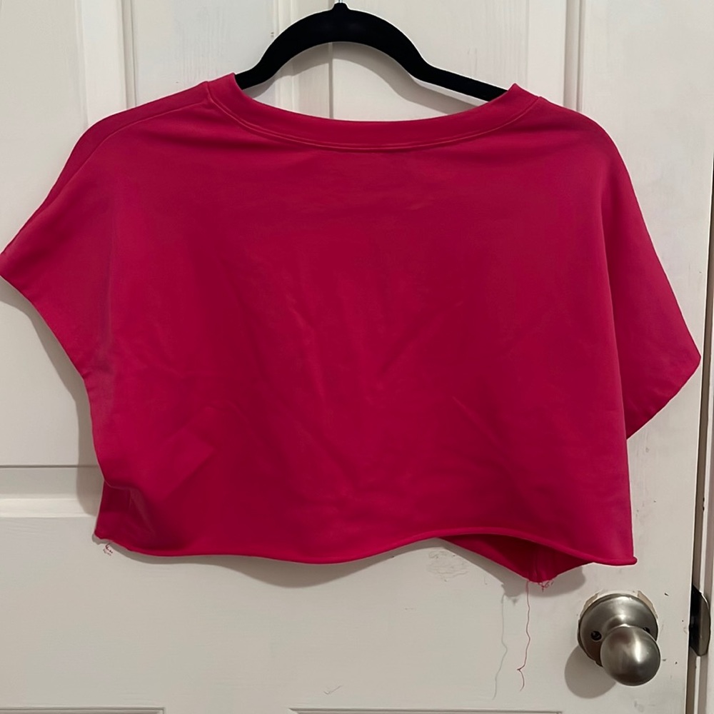 pink crop top
